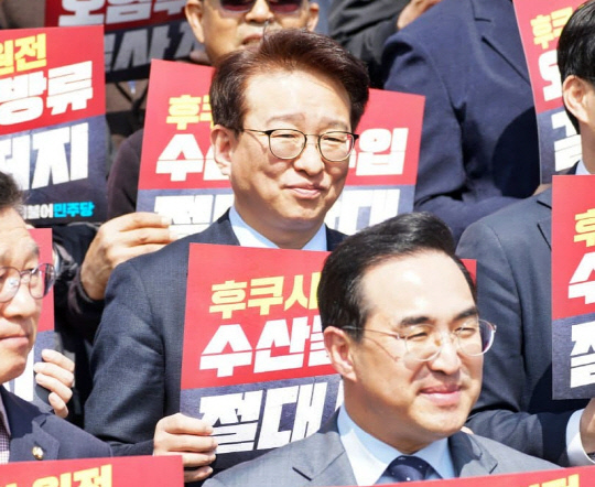 이래경 사퇴 민주당 2차파동…"부하 죽인 천안함장 무슨 낯짝" 수석대변인 망언